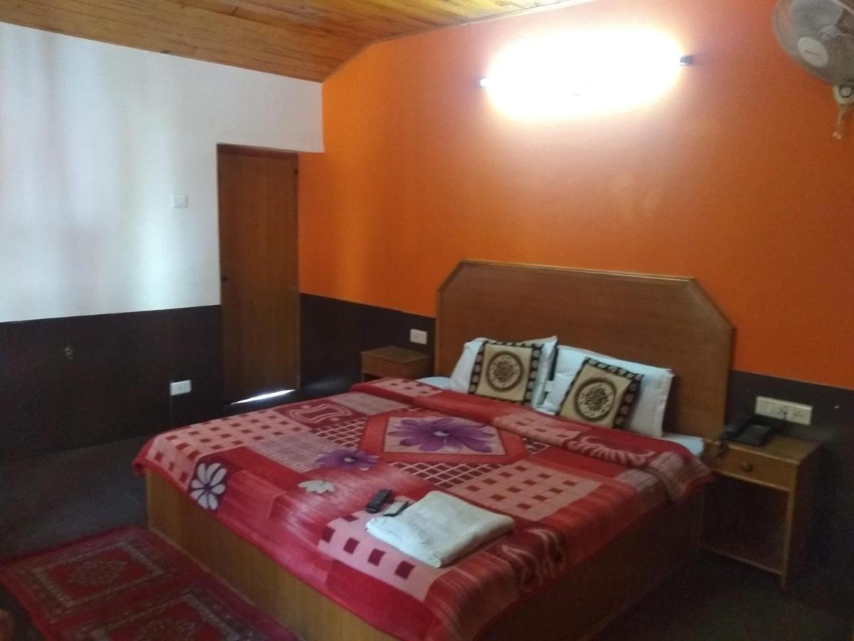 Hotel Hilltop Manāli Exterior foto